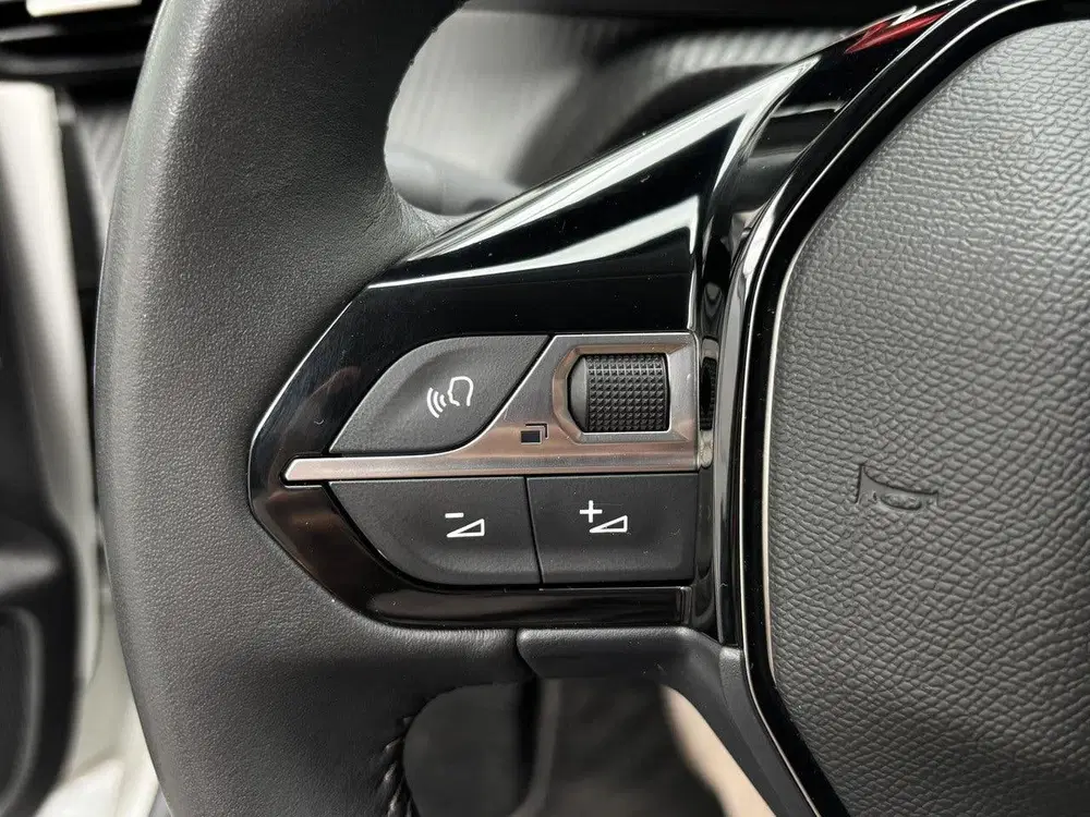 Peugeot 208 Allure Pack 1.2 75pk uit 2022, foto 15