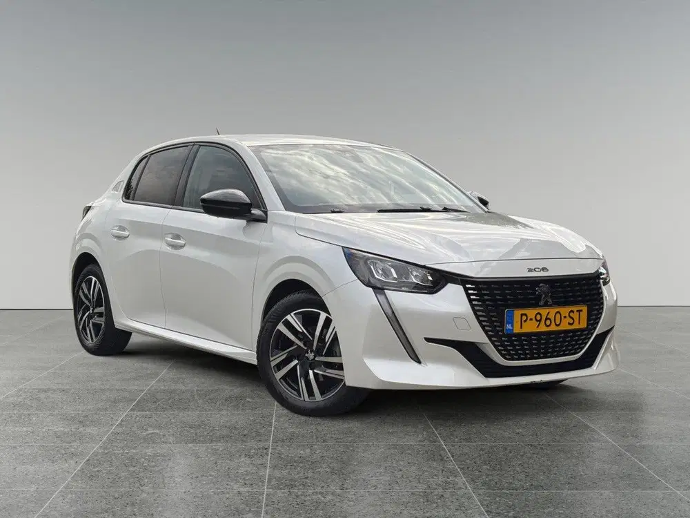 Peugeot 208 Allure Pack 1.2 75pk uit 2022, foto 3