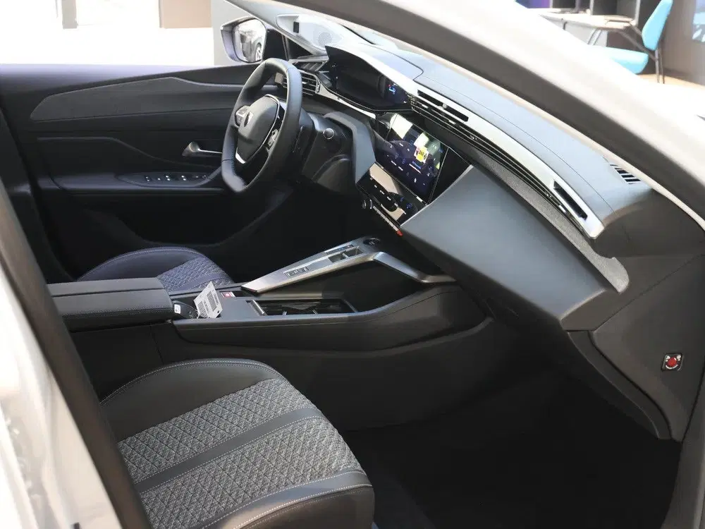 Peugeot 408 e-408 Allure 58 kWh uit 2026, foto 9