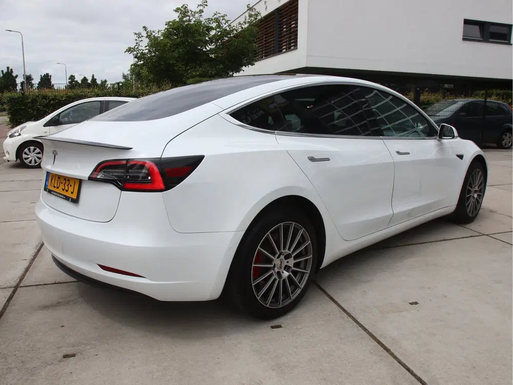 Tesla Model 3 60 kWh Performance look FULL LED uit 2020, foto 4