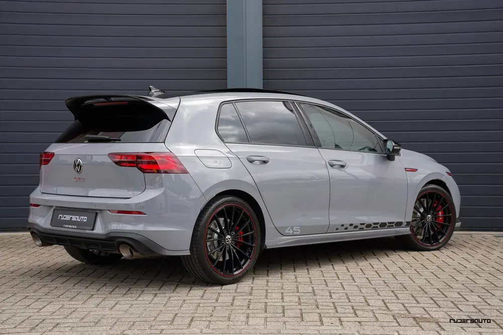 Volkswagen Golf 8 GTI Clubsport 45 Jahre uit 2022, foto 2