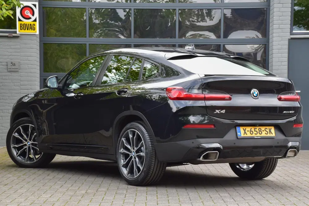 BMW X4 30i xDrive uit 2022, foto 4