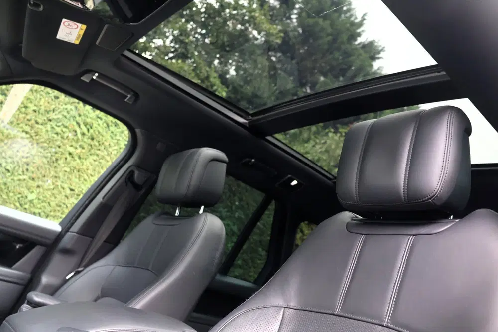 Land Rover Range Rover P400e Vogue-Pano-Trekhaak-DealerOH-Me uit 2019, foto 13
