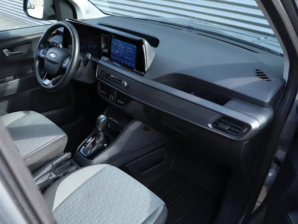 Ford Transit Courier 1.0 EcoBoost Limited Automaat *Navigati uit 2024, foto 3
