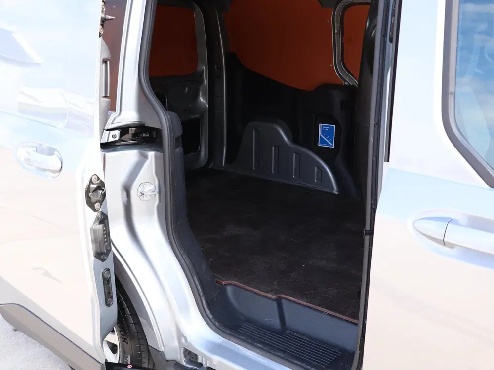 Ford Transit Courier 1.0 EcoBoost Limited Automaat *Navigati uit 2024, foto 8