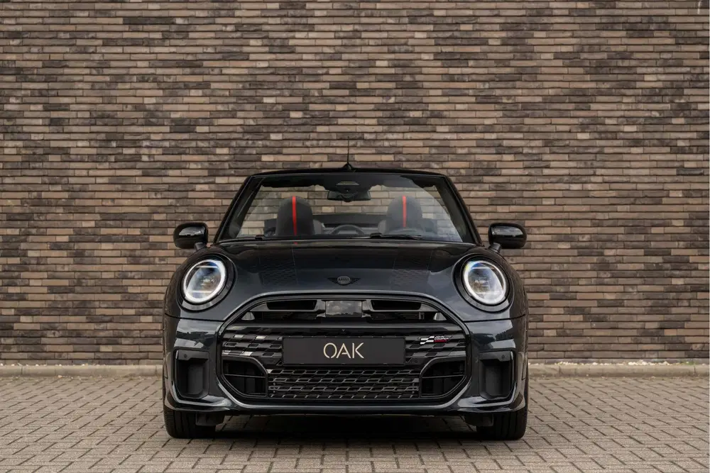 Mini Cabrio 2.0 Cooper C John Cooper Works XL uit 2025, foto 3