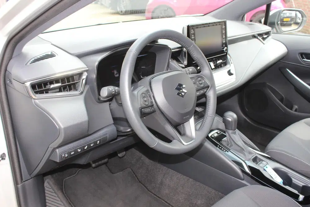 Suzuki Swace 1.8 Hybrid Style Bliss uit 2021, foto 10