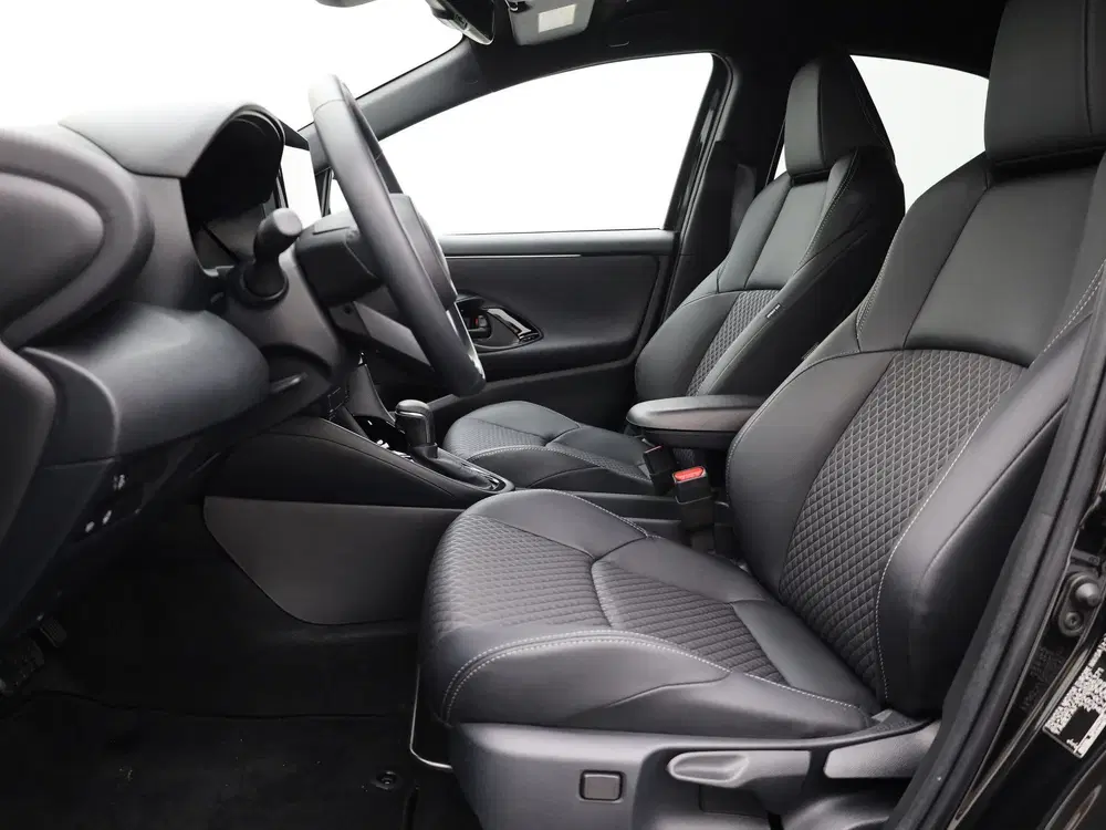 Toyota Yaris 1.5 Hybrid 130 Executive uit 2024, foto 2