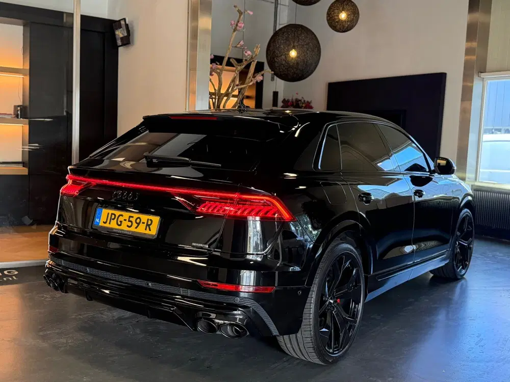 Audi Q8 55 TFSI e quattro Luchtvering B&O Headup d uit 2021, foto 6