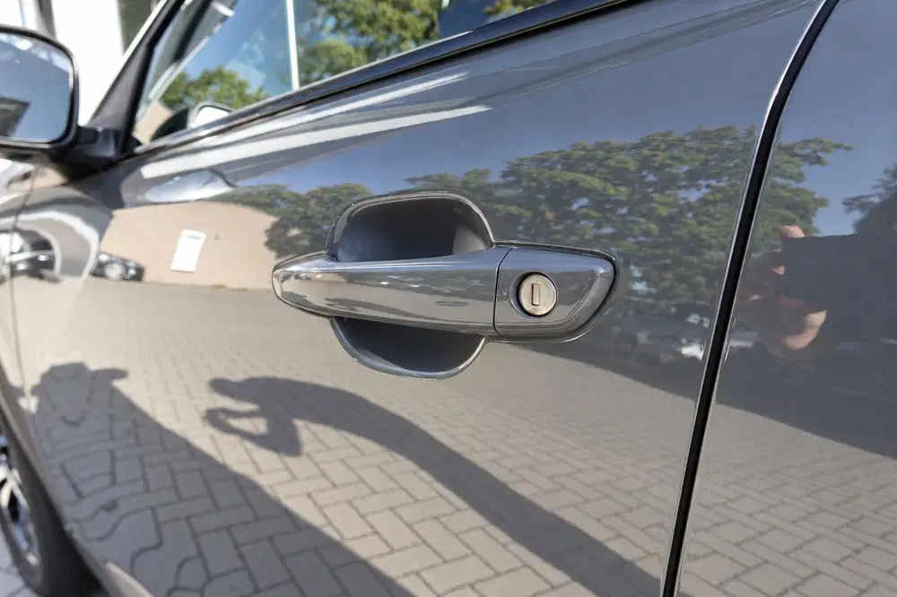 Peugeot 2008 1.2 Hybrid 136 GT PANO KEYLESS 360 uit 2024, foto 12