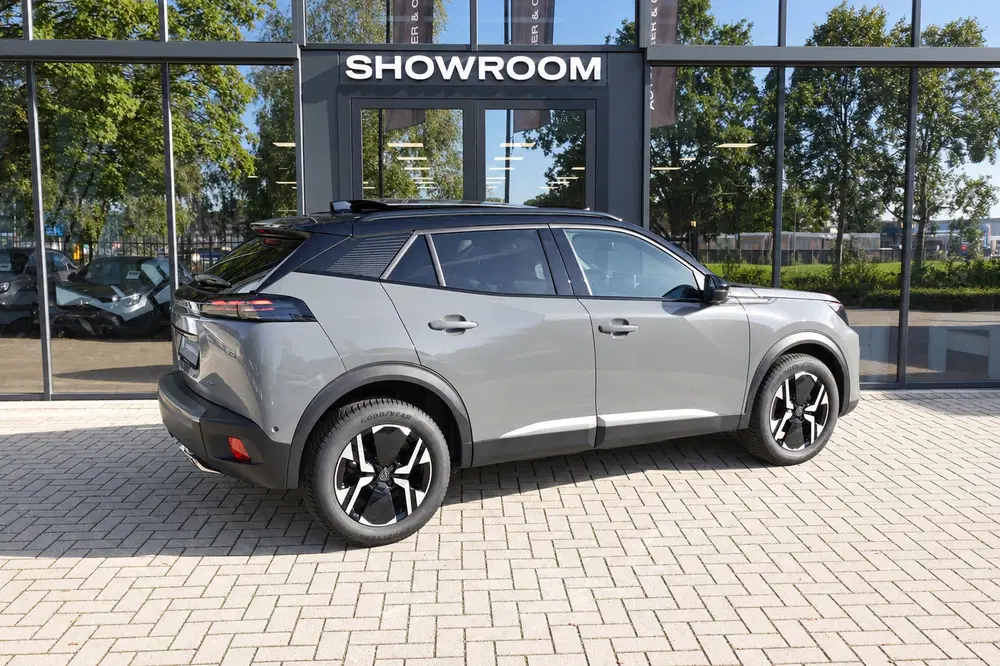 Peugeot 2008 1.2 Hybrid 136 GT PANO KEYLESS 360 uit 2024, foto 2