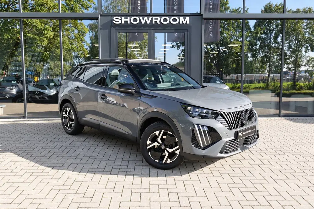 Peugeot 2008 1.2 Hybrid 136 GT PANO KEYLESS 360 uit 2024, foto 3