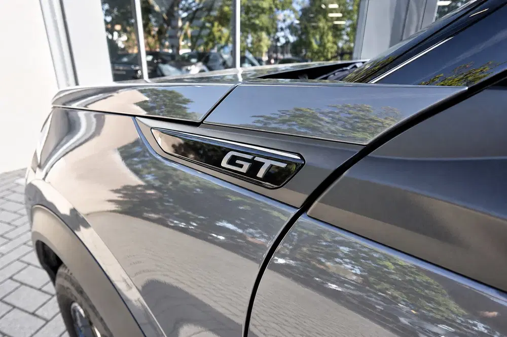 Peugeot 2008 1.2 Hybrid 136 GT PANO KEYLESS 360 uit 2024, foto 4
