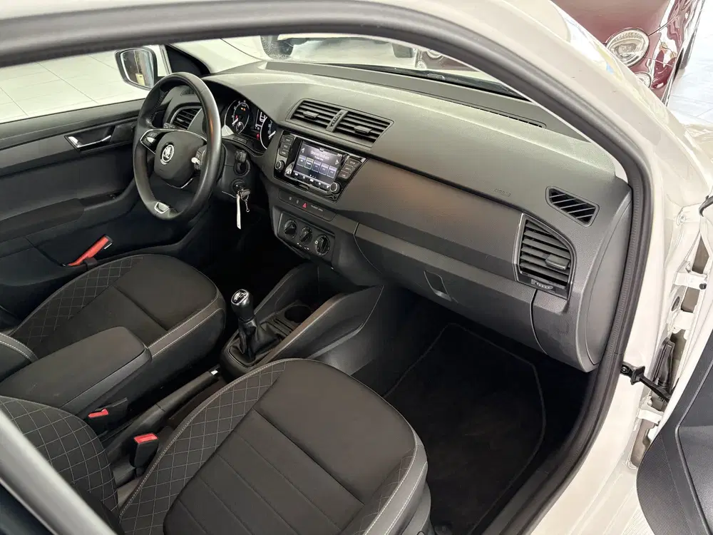 Skoda Fabia 1.0 TSI Ambition Airco uit 2022, foto 14