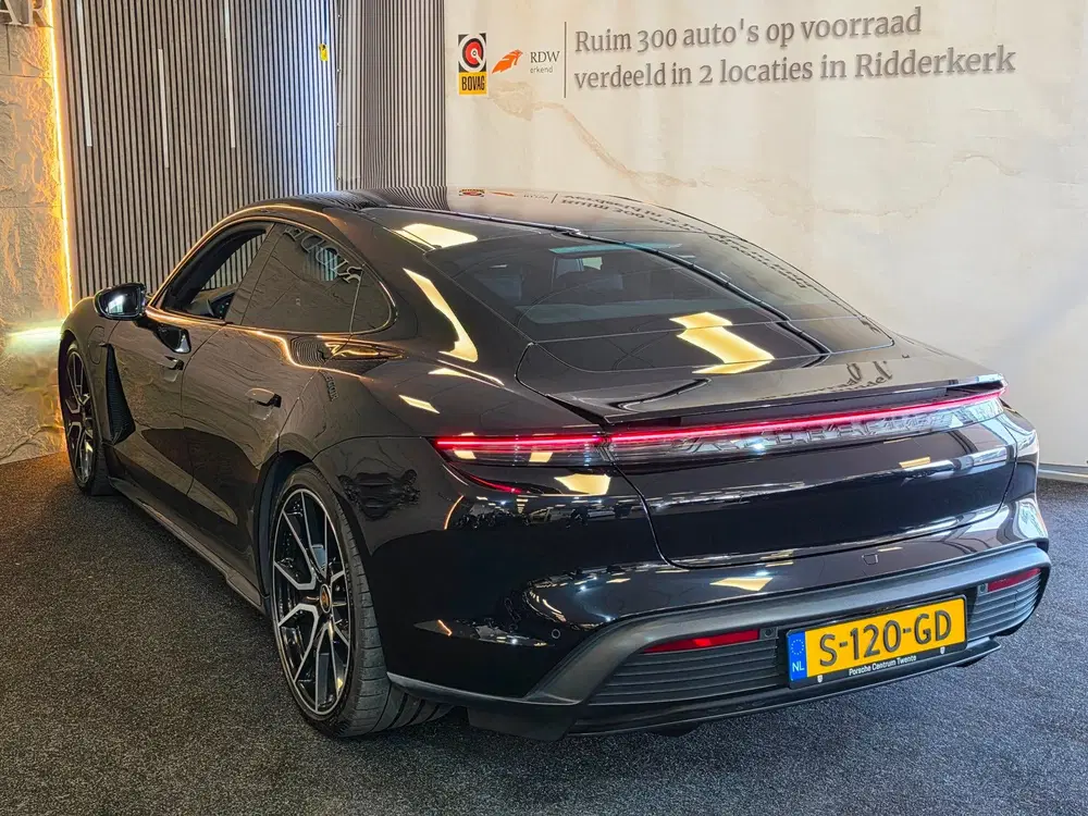 Porsche Taycan Performance 93 kWh uit 2023, foto 11