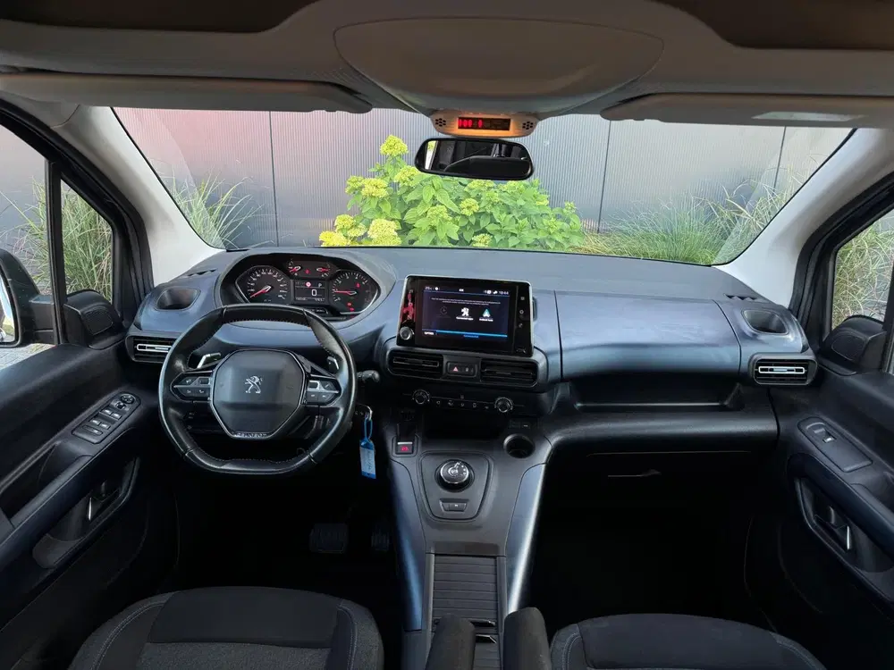 Peugeot Rifter 1.2 130pk Allure AUTOMAAT uit 2022, foto 2
