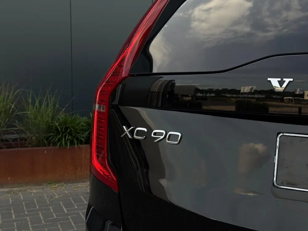 Volvo XC90 2.0 T8 Recharge AWD R DESIGN 455pk 7p PANO uit 2024, foto 8