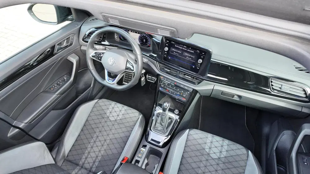 Volkswagen T-Roc 1.5 TSI R-Line 3x R-Line uit 2022, foto 2
