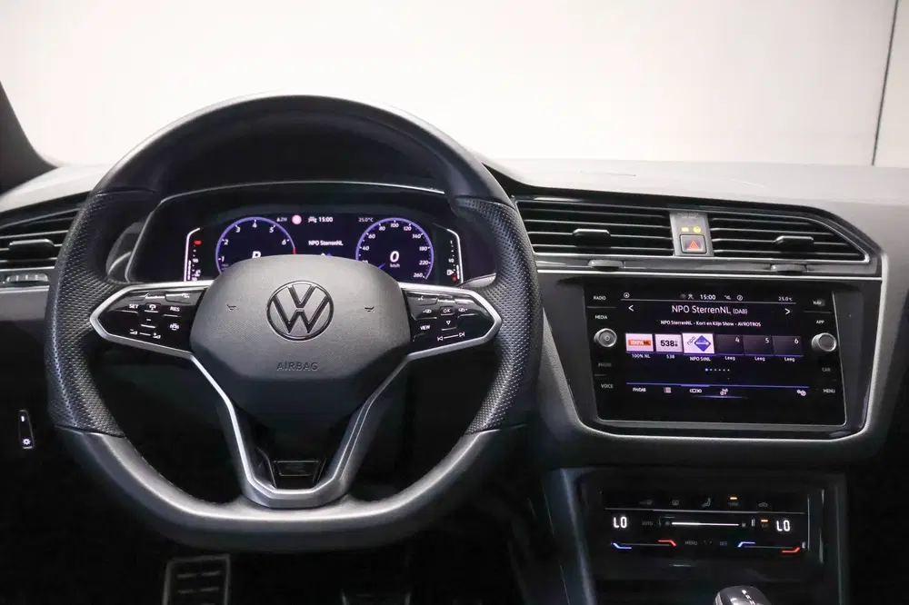 Volkswagen Tiguan 1.5 TSI R-Line Business+ uit 2022, foto 2