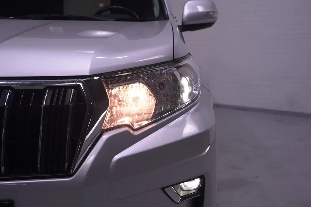 Toyota Land Cruiser 2.8 D-4D-F 177 pk 5 Drs Grijs Kenteken 2 uit 2019, foto 6