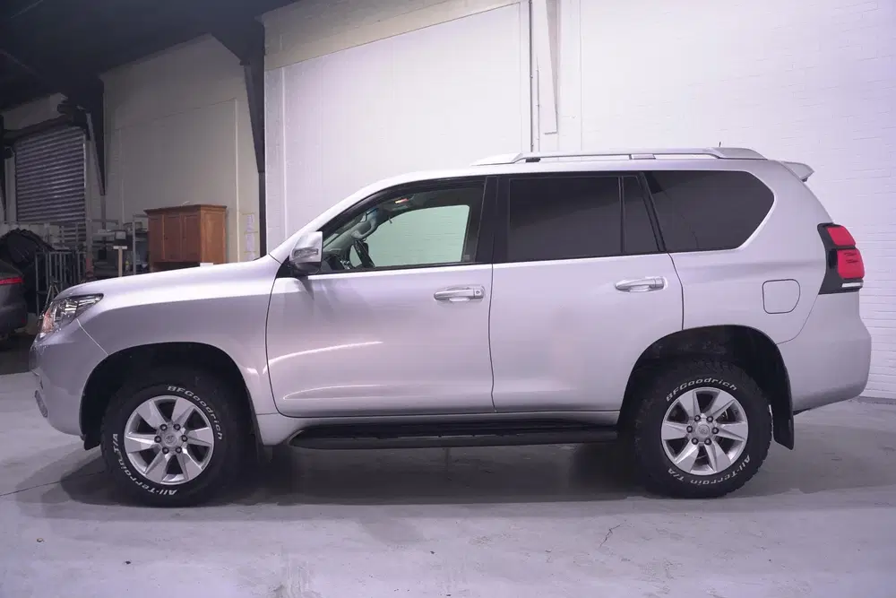 Toyota Land Cruiser 2.8 D-4D-F 177 pk 5 Drs Grijs Kenteken 2 uit 2019, foto 7