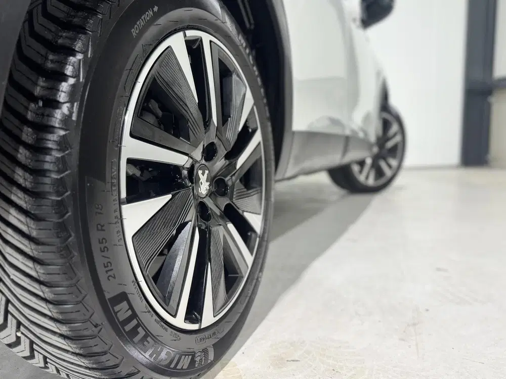 Peugeot 2008 1.2 Pure Tech GT Line uit 2020, foto 10