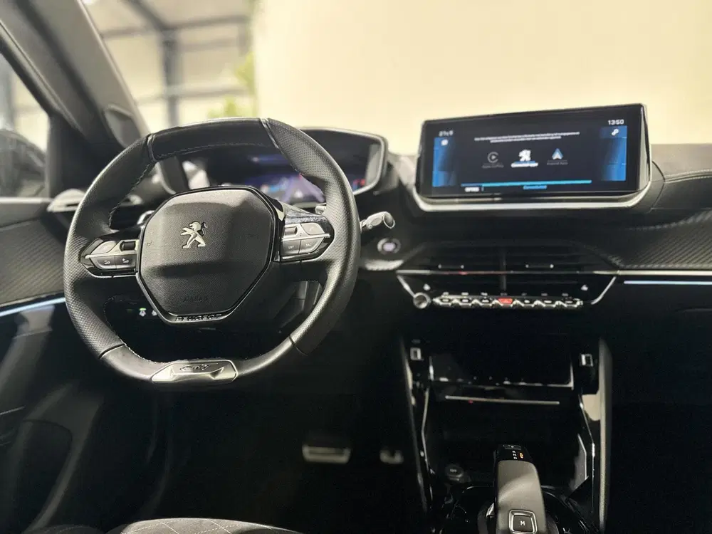 Peugeot 2008 1.2 Pure Tech GT Line uit 2020, foto 11