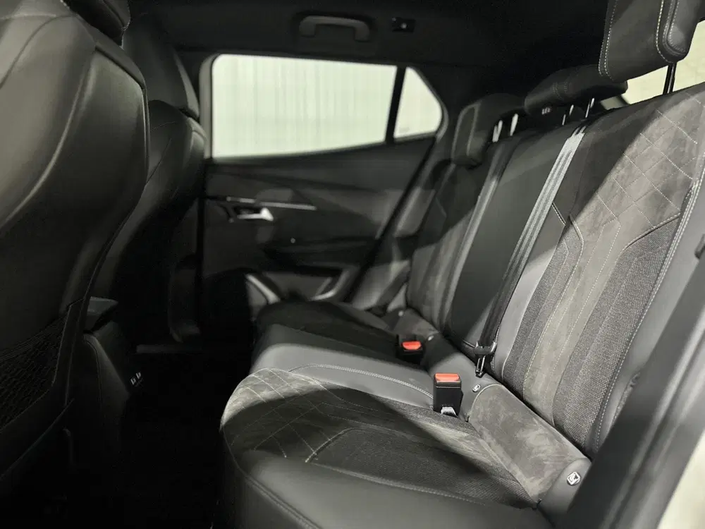 Peugeot 2008 1.2 Pure Tech GT Line uit 2020, foto 14
