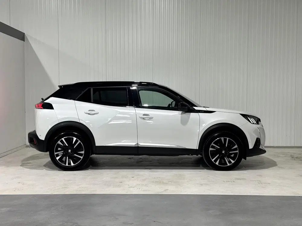 Peugeot 2008 1.2 Pure Tech GT Line uit 2020, foto 4