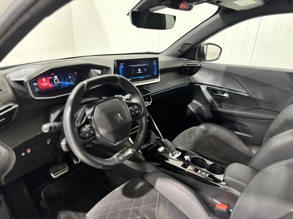 Peugeot 2008 1.2 Pure Tech GT Line uit 2020, foto 7