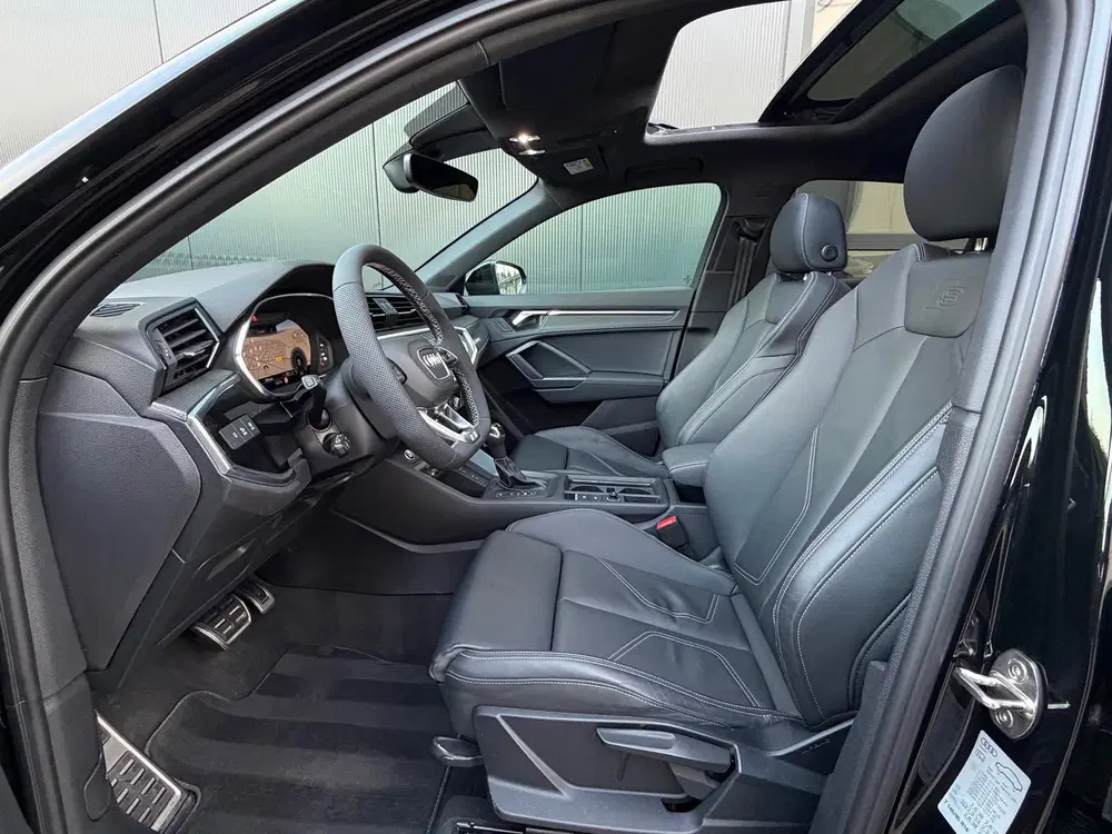 Audi Q3 35 TFSI S-Line 150 pk Blackstyle uit 2024, foto 11