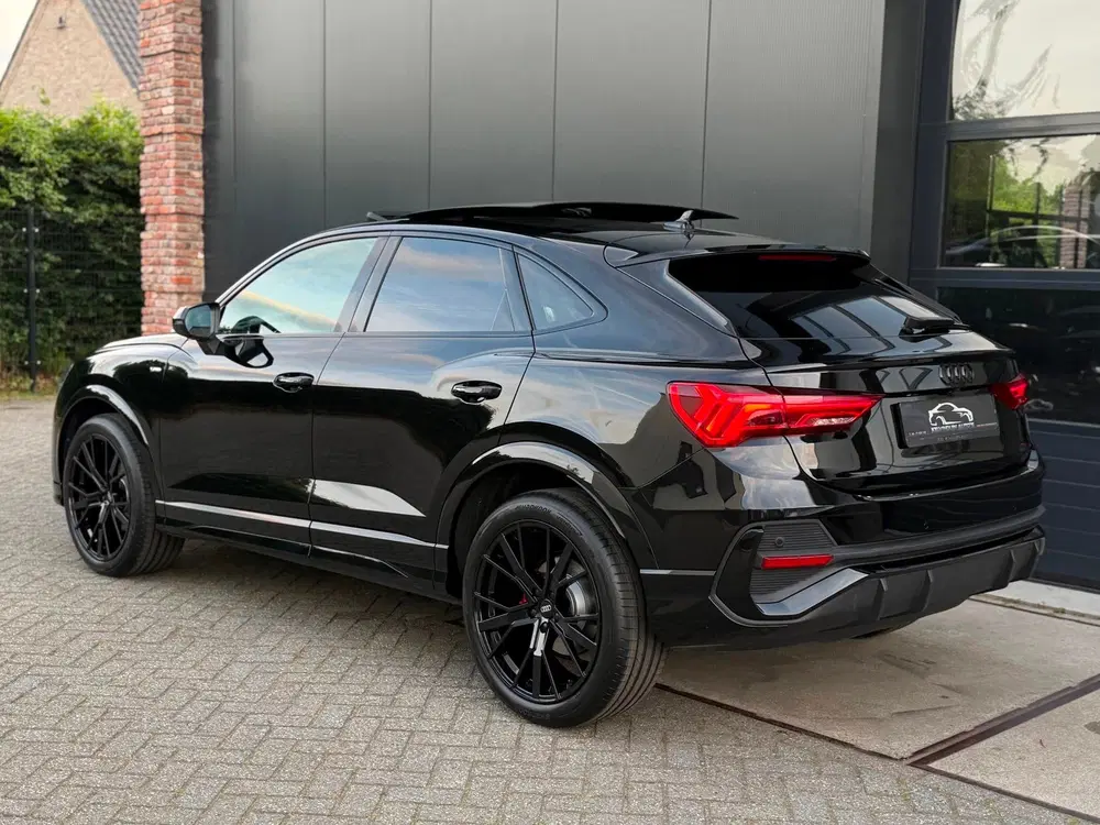 Audi Q3 35 TFSI S-Line 150 pk Blackstyle uit 2024, foto 4