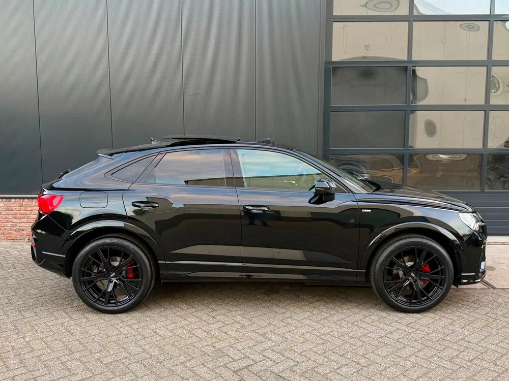 Audi Q3 35 TFSI S-Line 150 pk Blackstyle uit 2024, foto 8