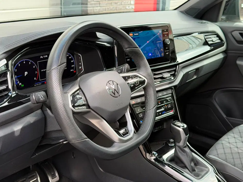 Volkswagen T-Roc 1.5 TSI 3xR-Line Pano uit 2023, foto 14