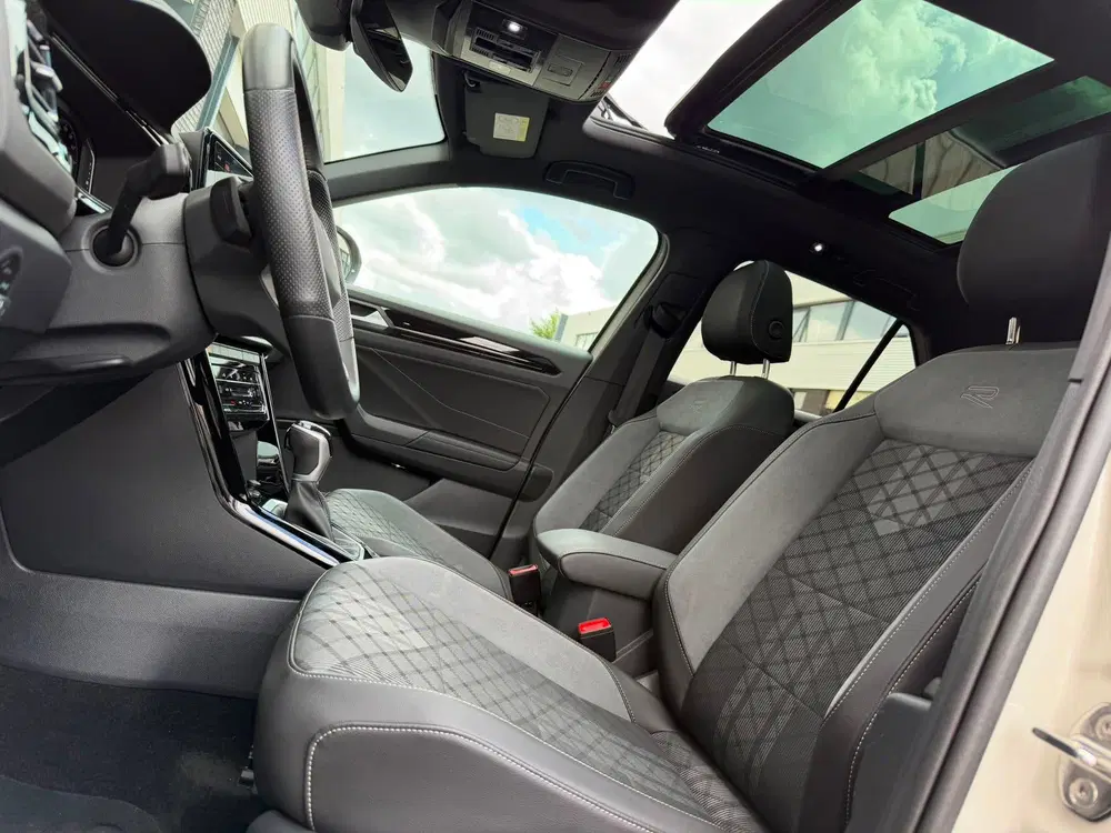 Volkswagen T-Roc 1.5 TSI 3xR-Line Pano uit 2023, foto 5