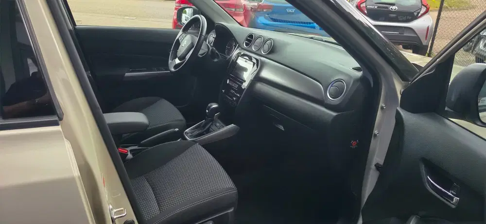 Suzuki Vitara 1.4 Boosterjet Style Smart Hybrid VEEL OPT uit 2023, foto 10