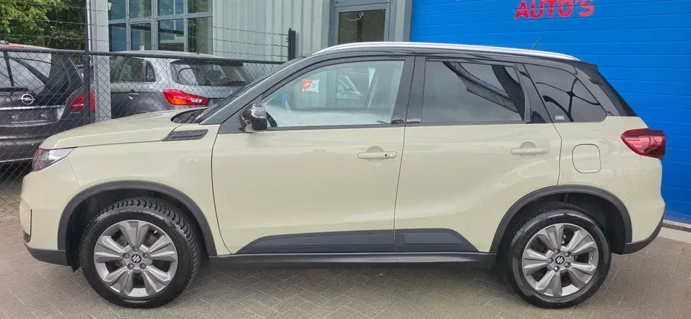Suzuki Vitara 1.4 Boosterjet Style Smart Hybrid VEEL OPT uit 2023, foto 2