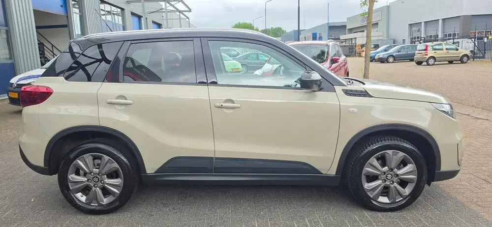 Suzuki Vitara 1.4 Boosterjet Style Smart Hybrid VEEL OPT uit 2023, foto 3