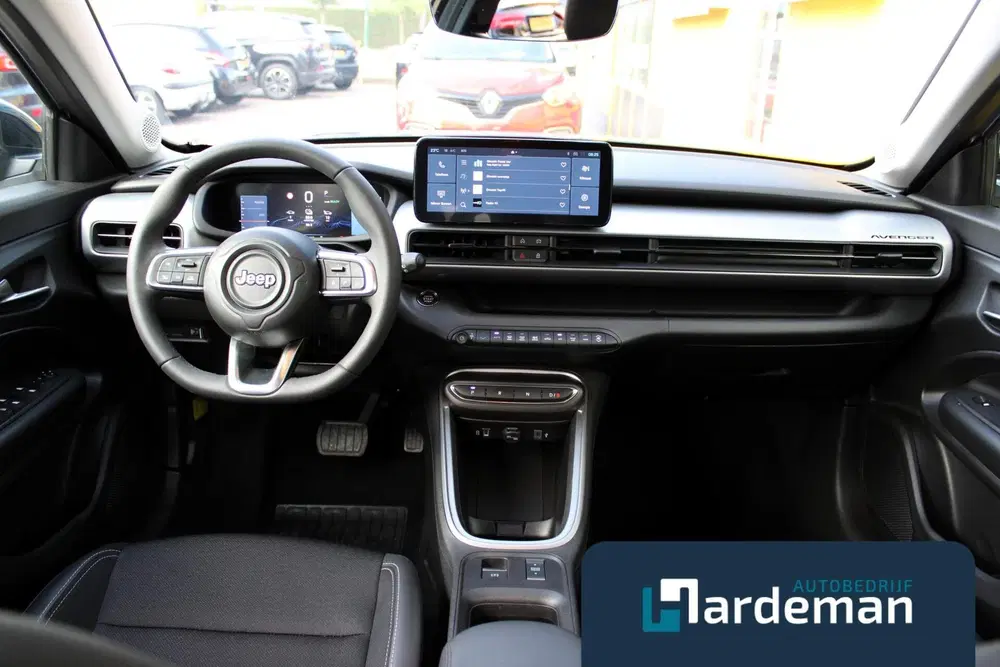 Jeep Avenger Altitude 54 kWh Carplay Camera uit 2025, foto 2
