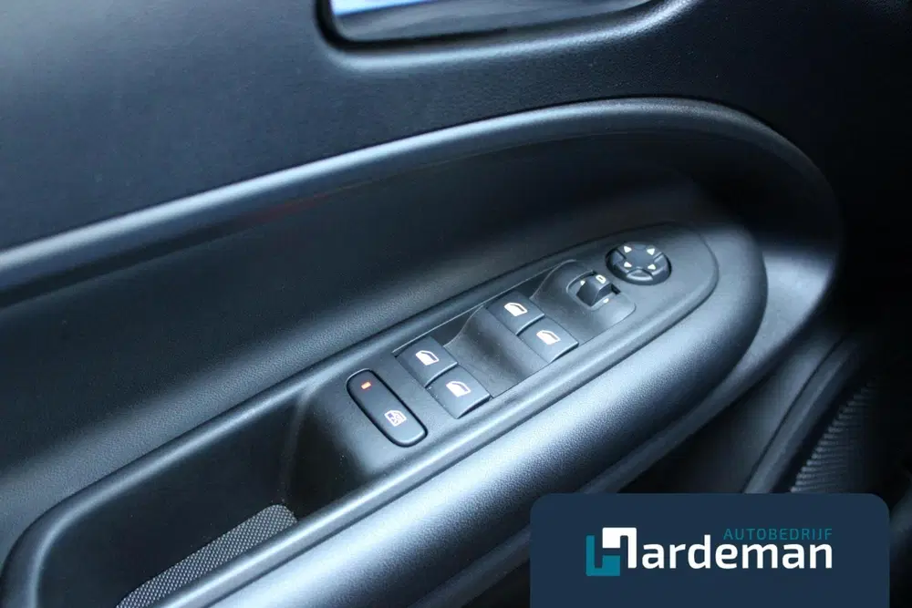 Jeep Avenger 1.2 Altitude Navi Carplay Camera uit 2025, foto 10