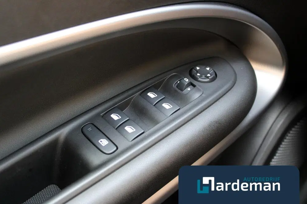 Jeep Avenger 1.2 Altitude JBL Navi Winterpack uit 2024, foto 10