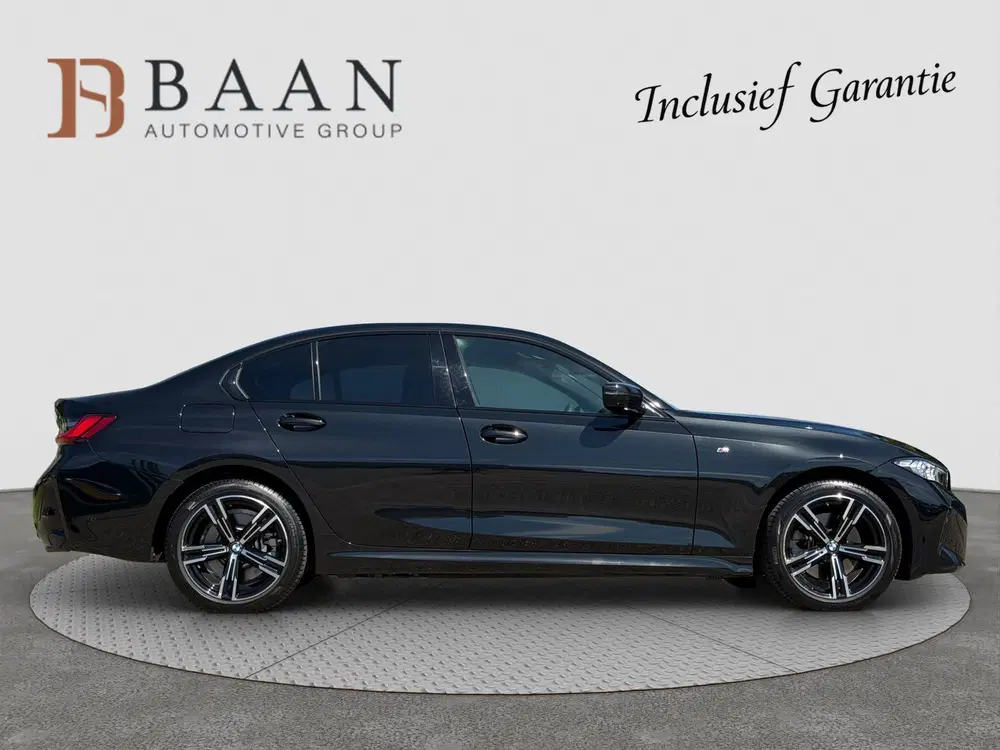 BMW 3-serie 330e xDrive uit 2025, foto 14
