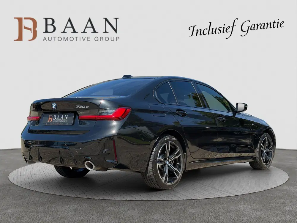 BMW 3-serie 330e xDrive uit 2025, foto 2