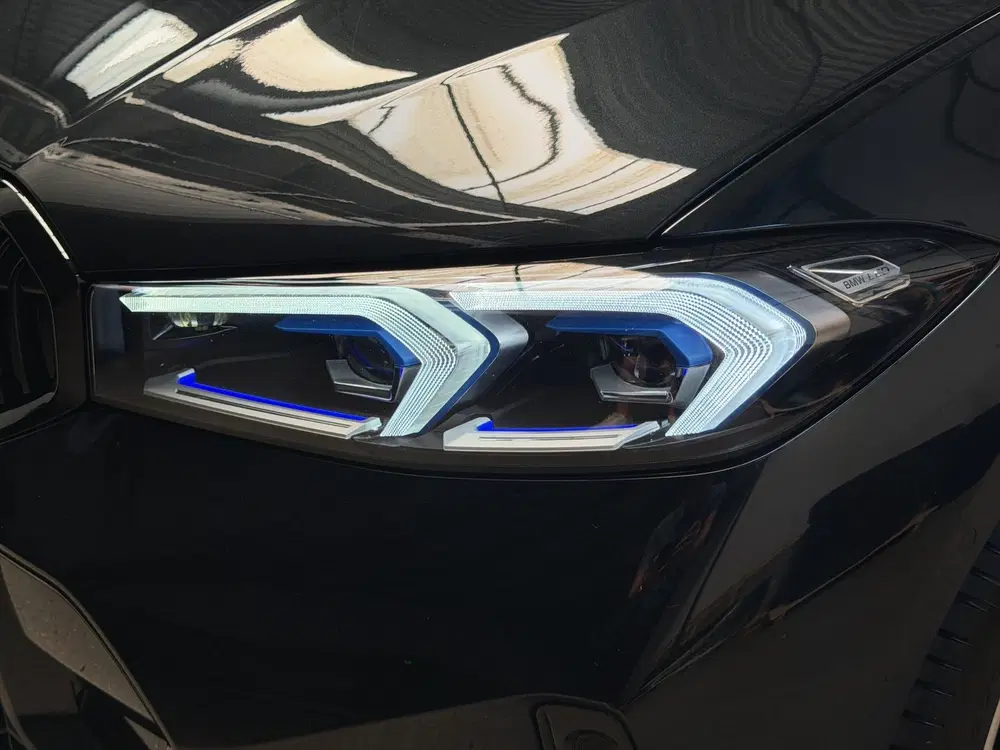 BMW 3-serie 330e xDrive uit 2025, foto 3