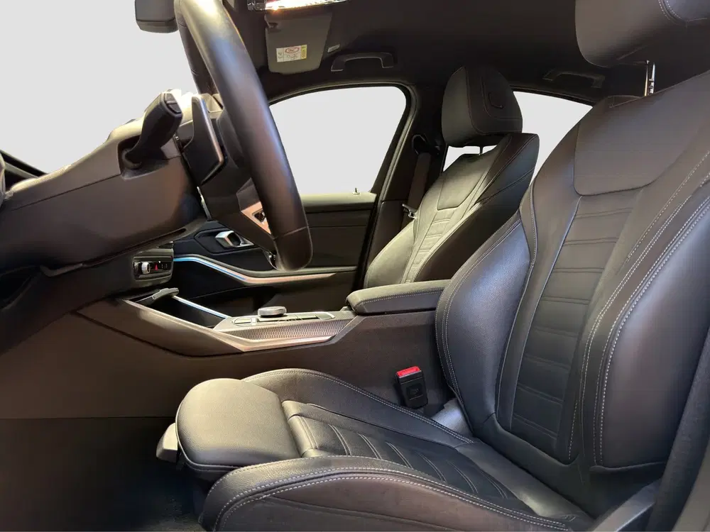 BMW 3-serie 330e xDrive uit 2025, foto 5