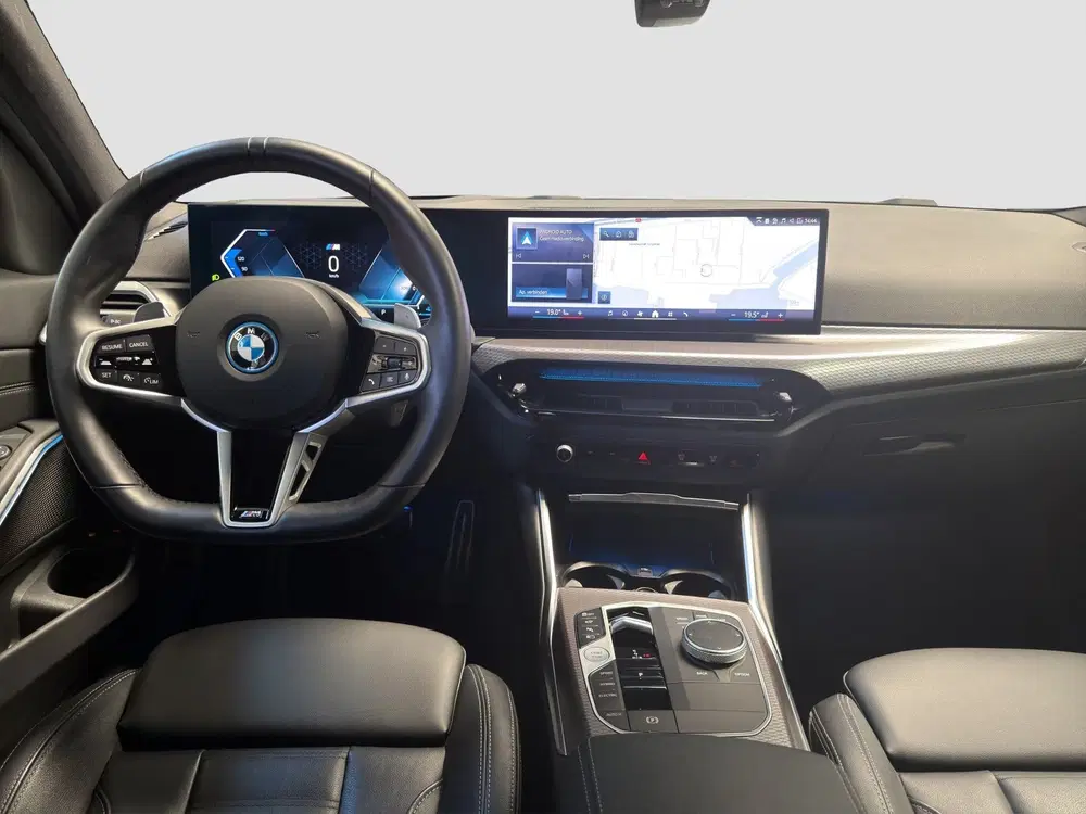 BMW 3-serie 330e xDrive uit 2025, foto 6