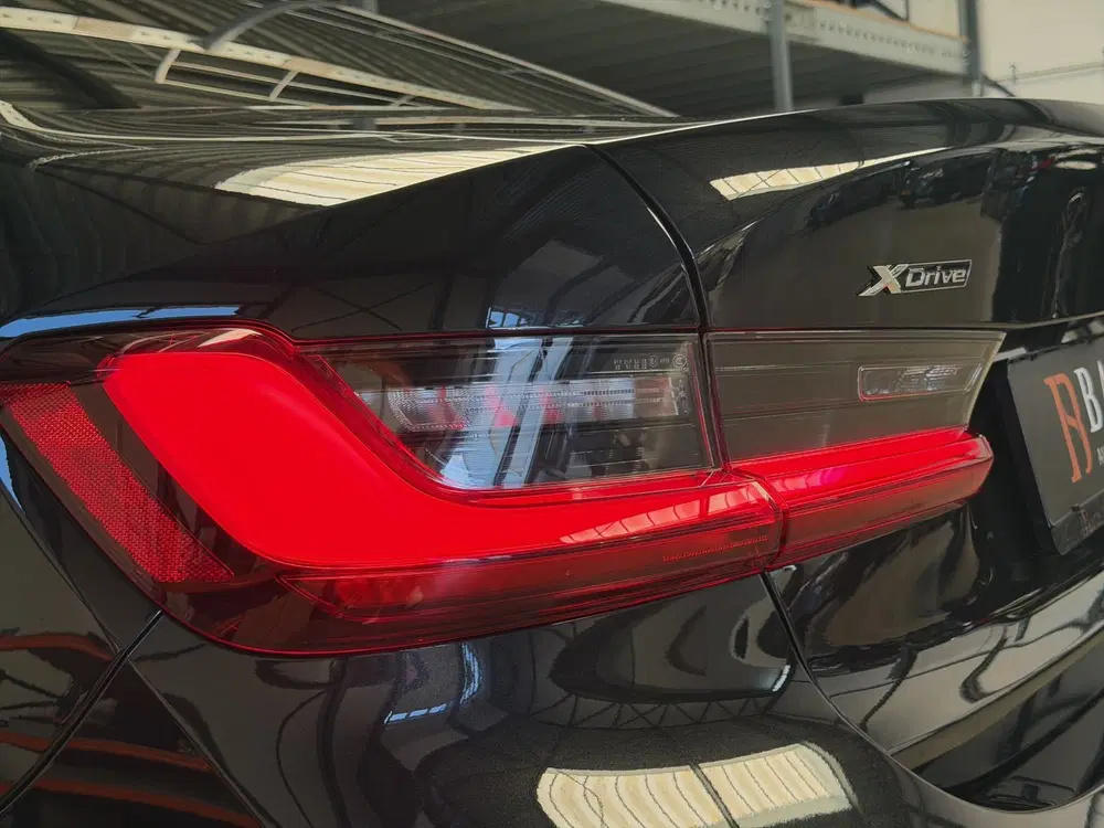 BMW 3-serie 330e xDrive uit 2025, foto 9