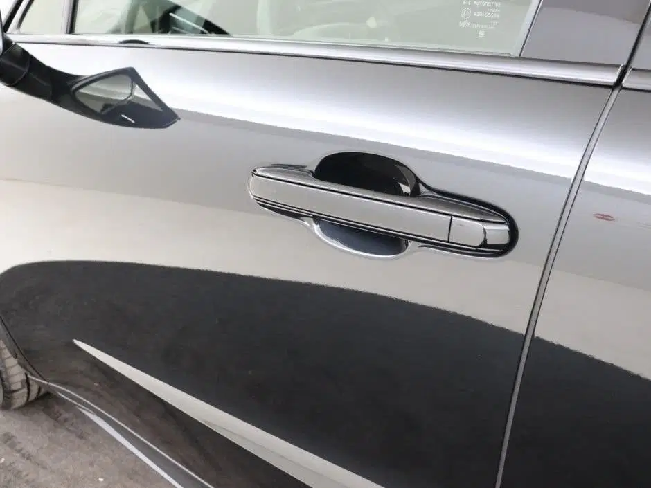 Lexus LBX 35th Edition 2WD uit 2026, foto 4