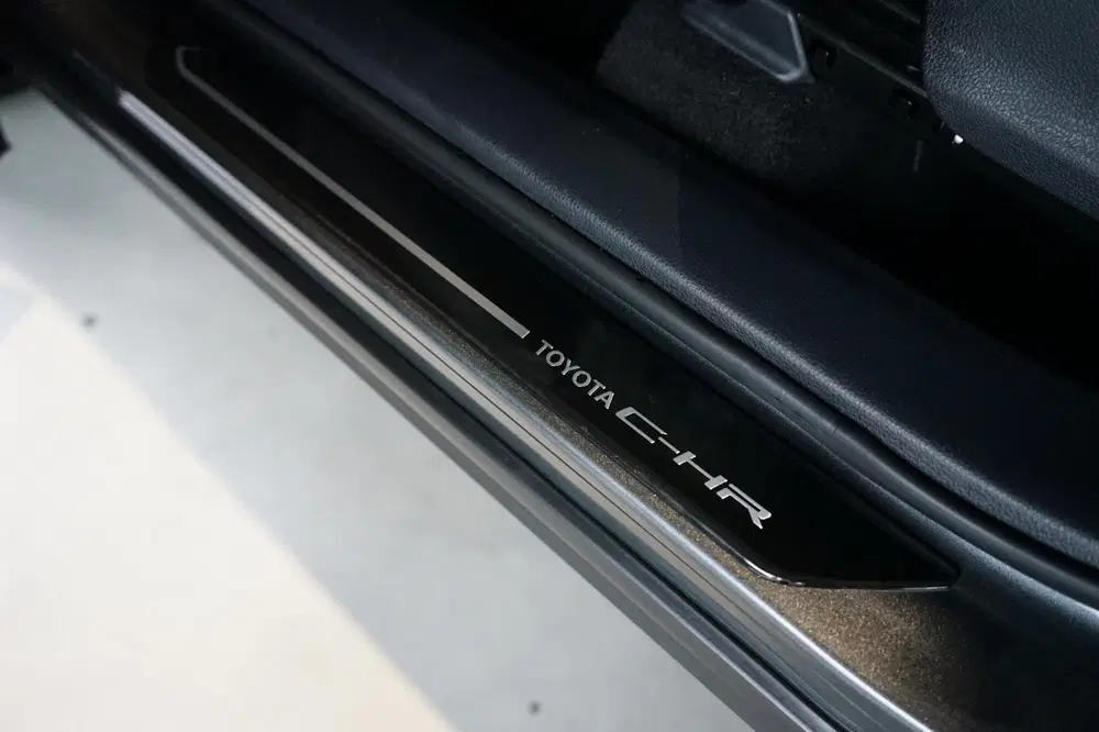 Toyota C-HR 2.0 Hybrid 200 Dynamic PANORAMADAK uit 2024, foto 14