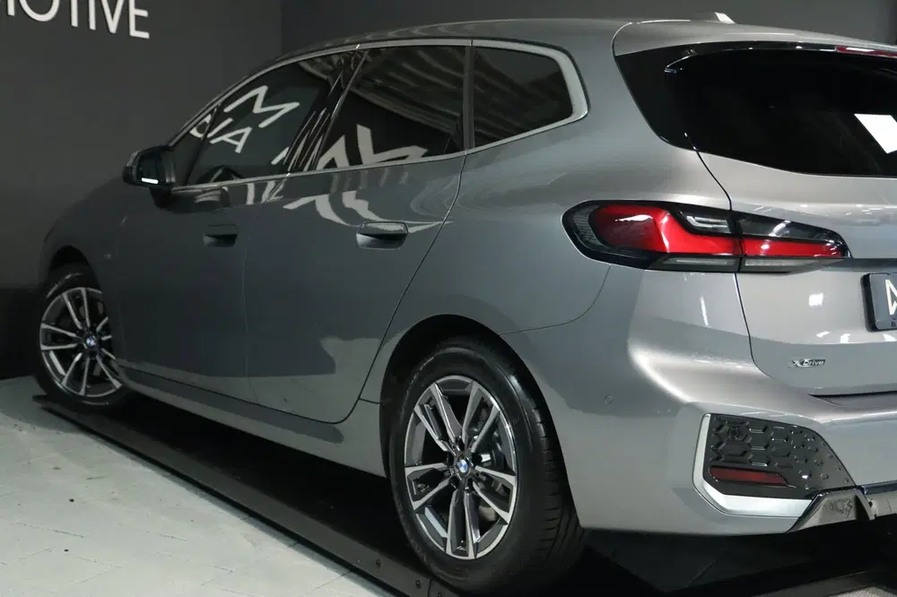 BMW 2-serie Active Tourer 223i xDrive M Sport uit 2023, foto 4
